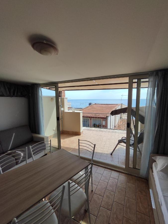 Sicily Travel Apartment'S 4 Giardini Naxos Eksteriør billede