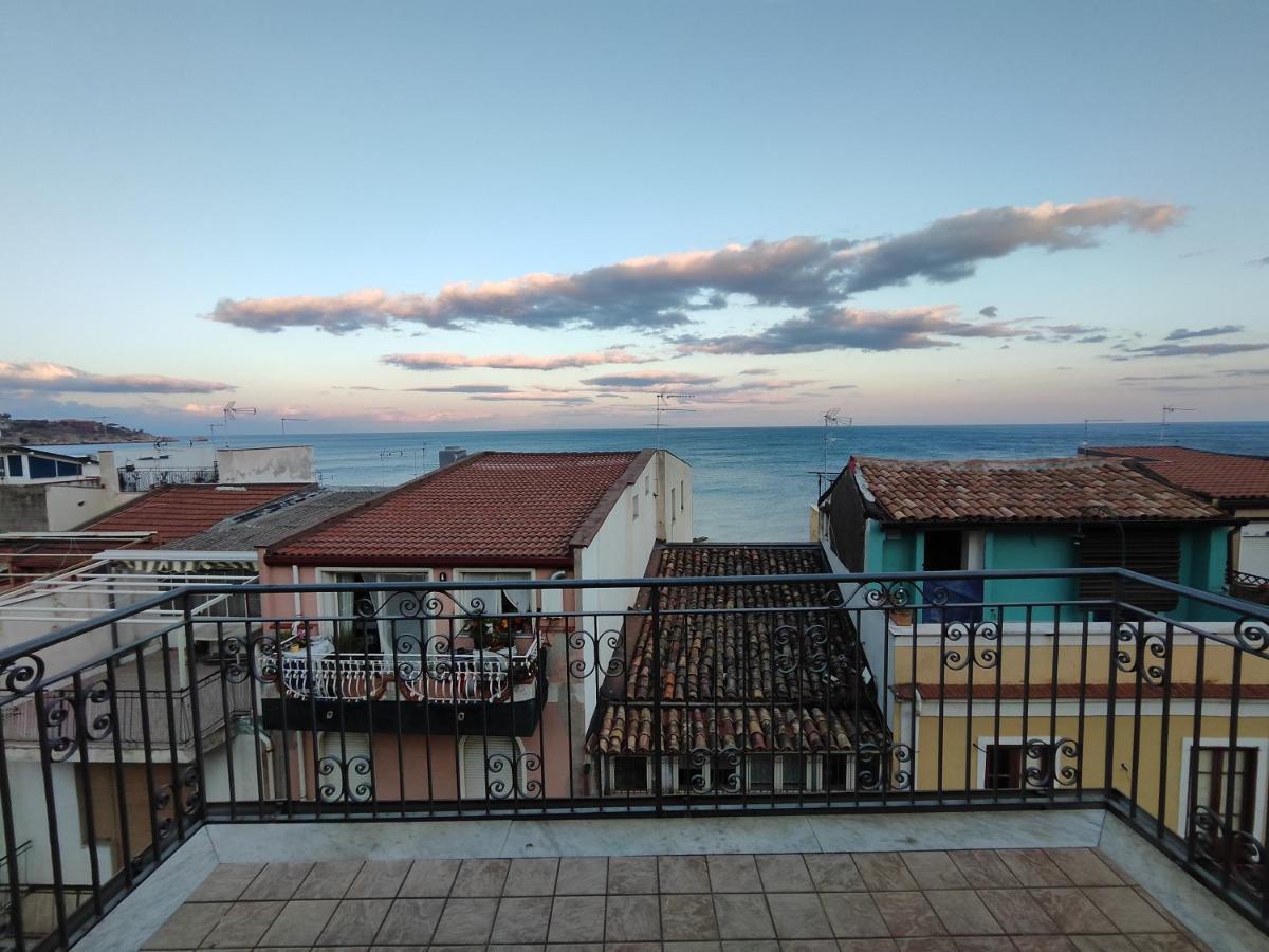 Sicily Travel Apartment'S 4 Giardini Naxos Eksteriør billede